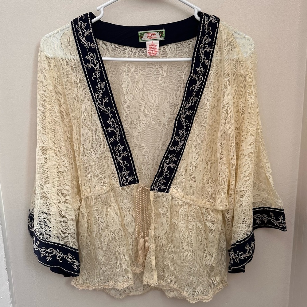 NWOT Flying Tomato Lace Cardigan